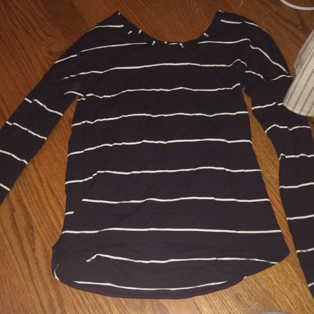 Ivivva black and white striped top